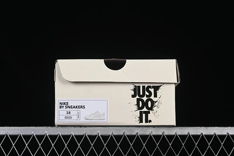All Categories Nk SB Dunk Series Nk SB Dunk Low Low-top sneakers Nike SB Dunk Low White and pink color Anniversary high-end customization Low-top casual sneakers WP0212-013
